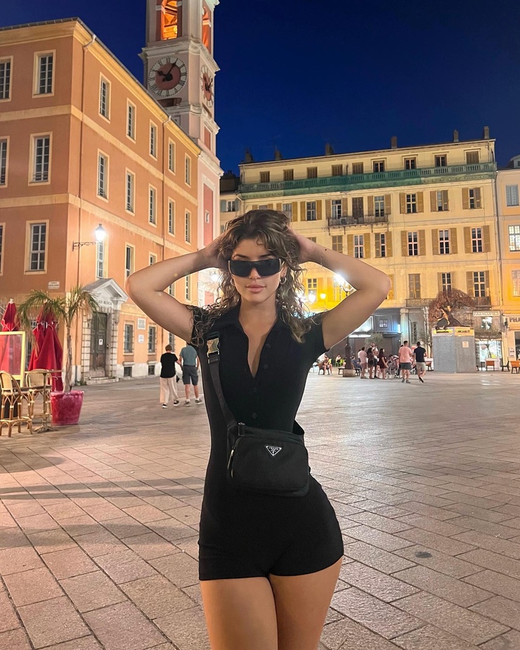 Zoe Gara