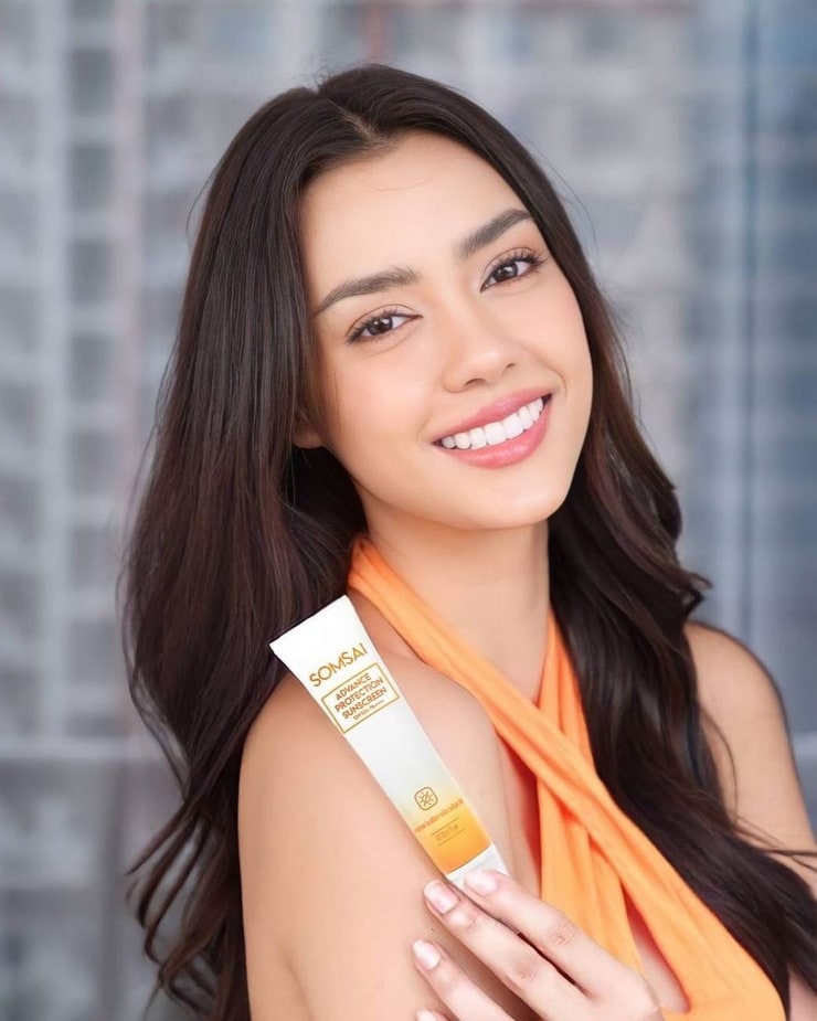Amanda Obdam Amanda Obdam