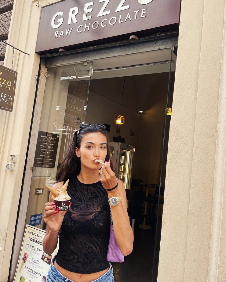 Kelly Gale