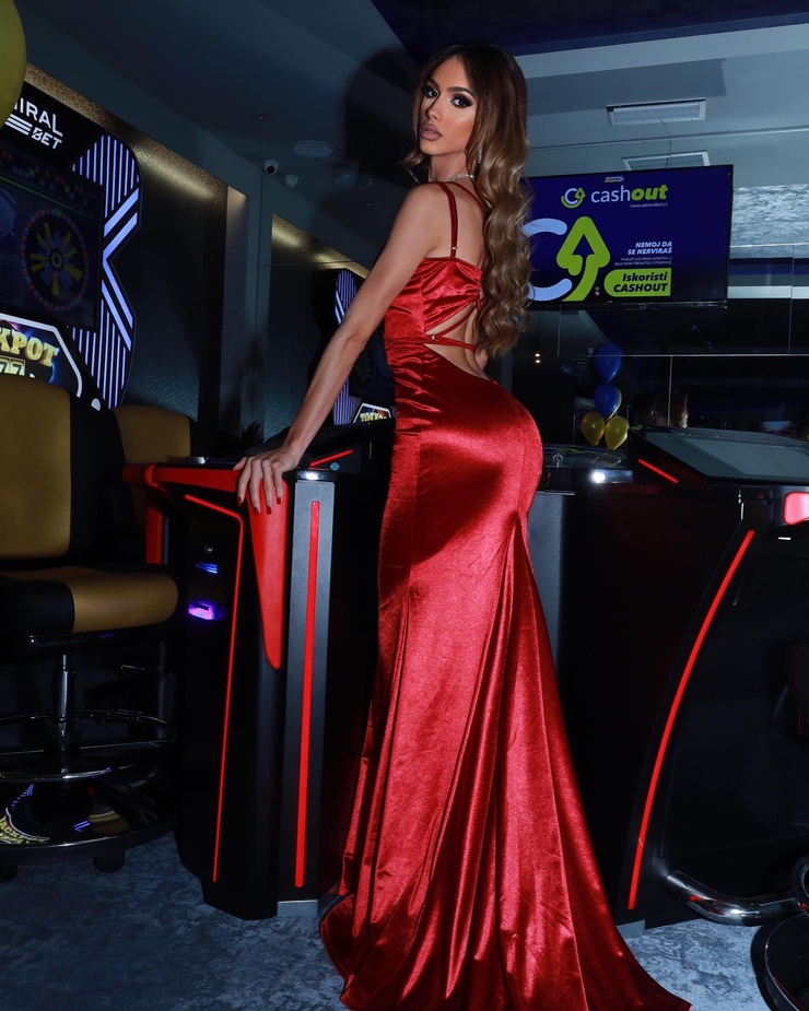 Sara Damnjanovic