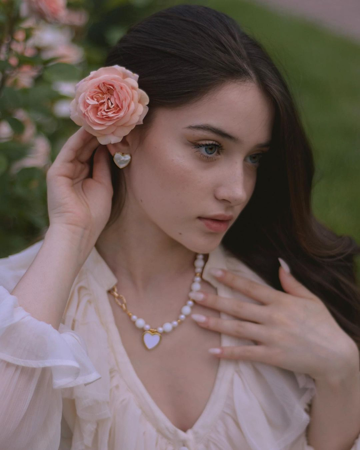 Elena Muntean Elena Muntean