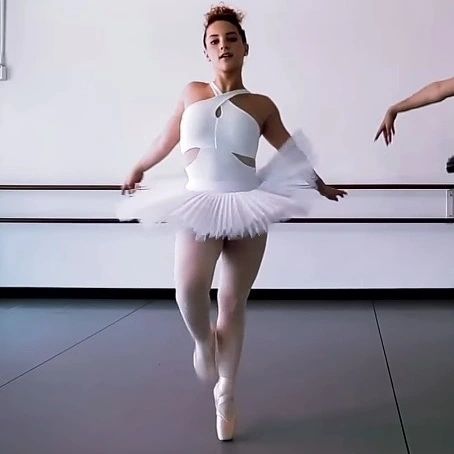 Sofie Dossi Sofie Dossi