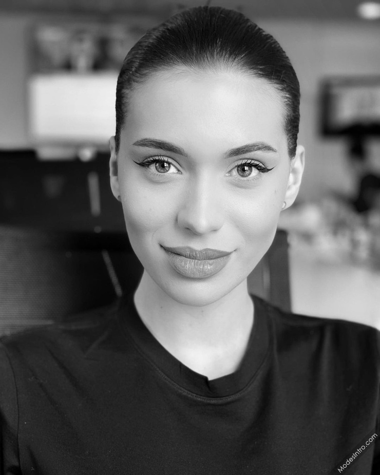 Alice Stroescu