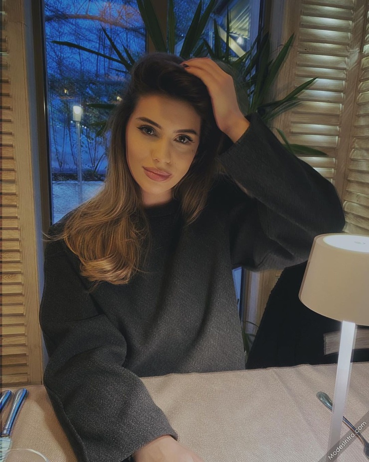 Alice Stroescu