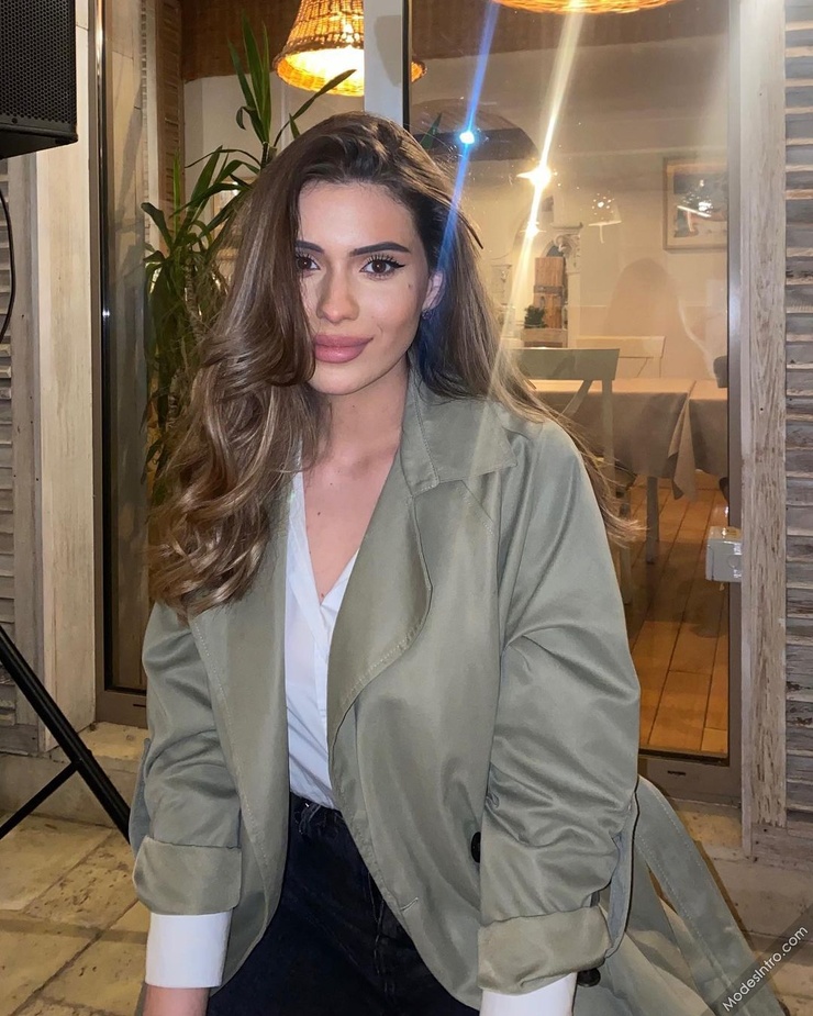 Alice Stroescu
