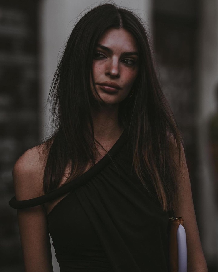 Emily Ratajkowski