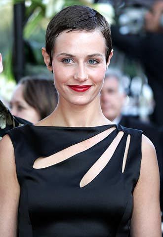 Cécile De France