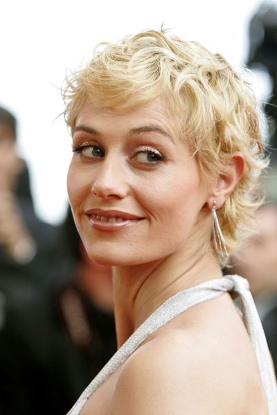 Cécile De France