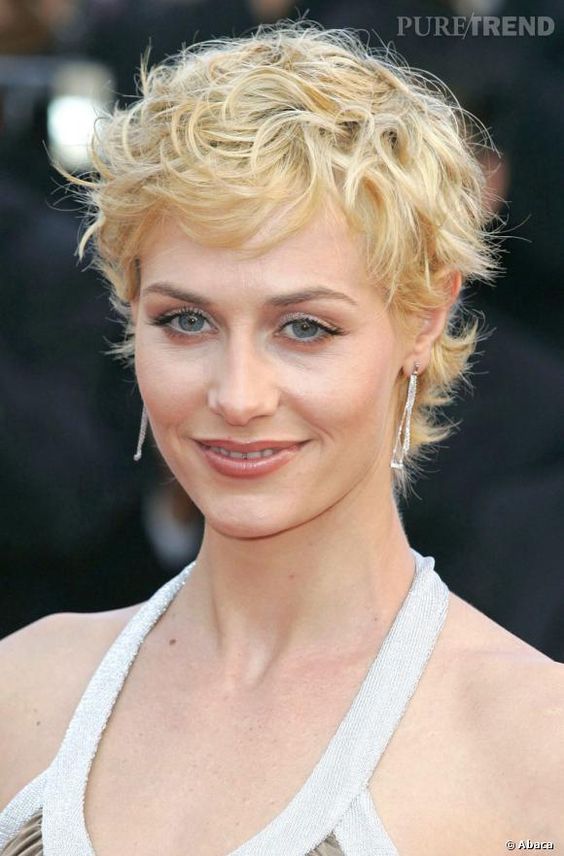 Cécile De France