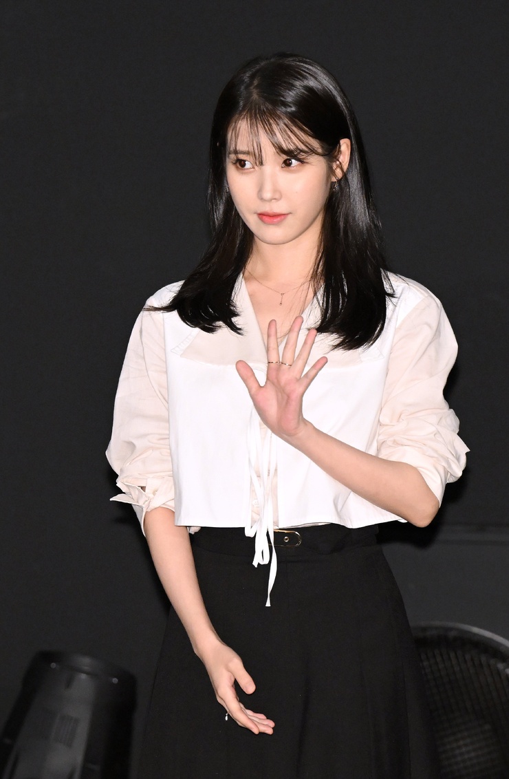 IU