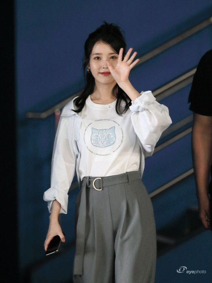 IU