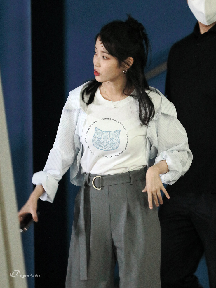 IU