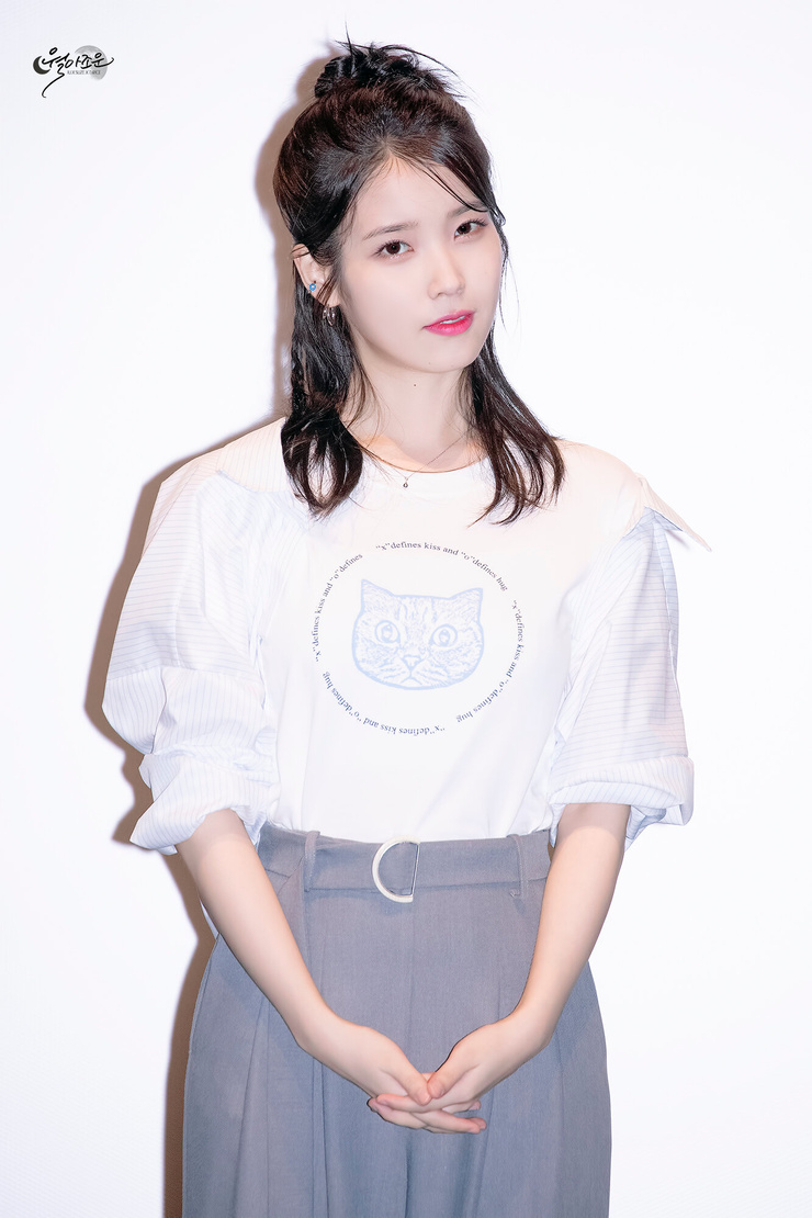 IU