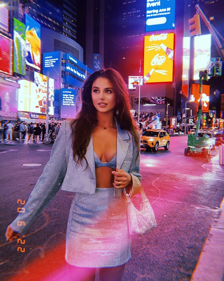 Carina Zavline Carina Zavline