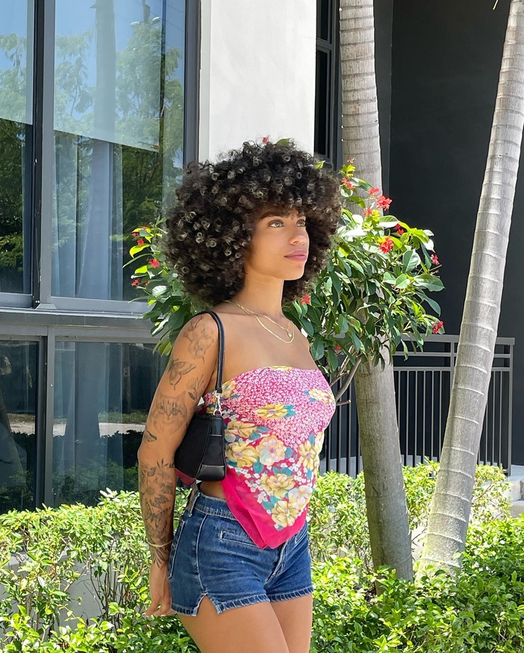 https://popularbio.com/venus-marquez/