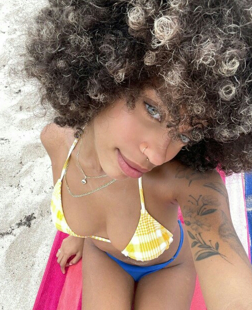 https://popularbio.com/venus-marquez/