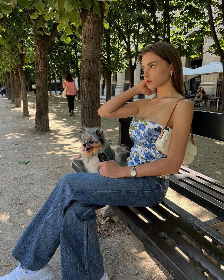 Chloé Nicolas Chloé Nicolas