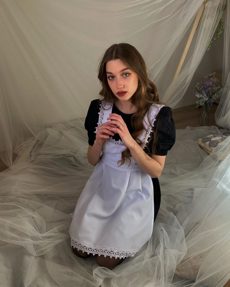 Julia Novikova (model)