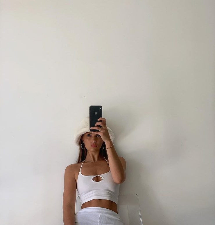 Kristina Mendonca Kristina Mendonca