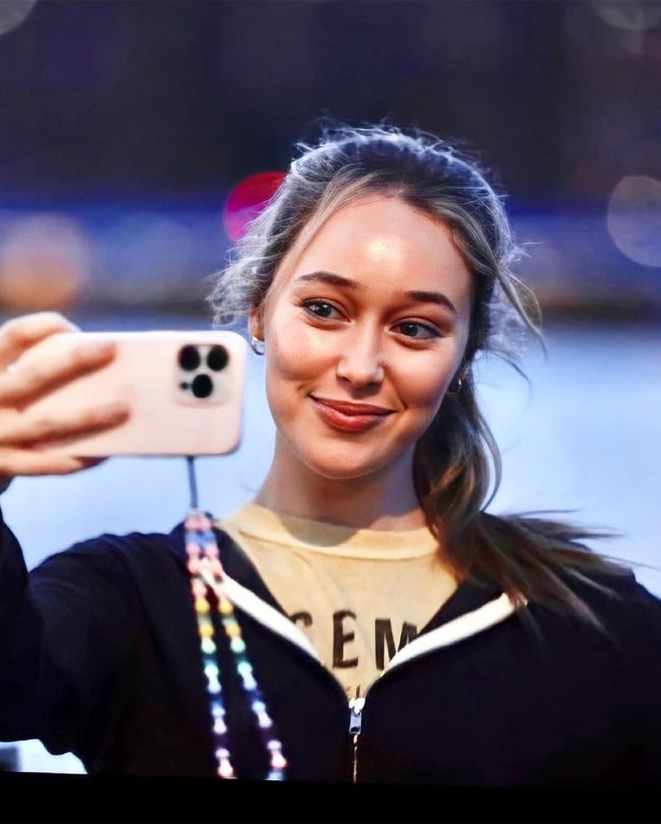 Alycia Debnam Carey