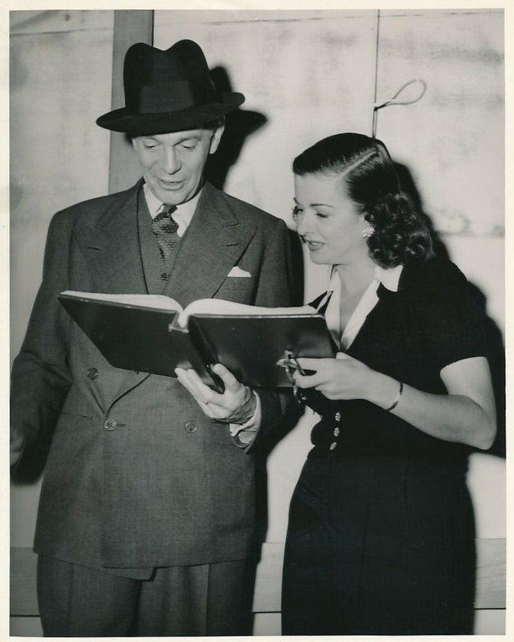 Raymond Massey, Joan Bennett