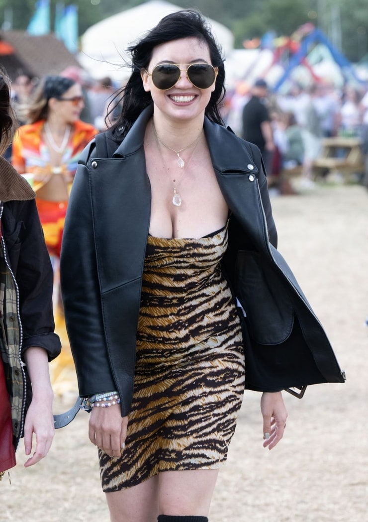 Daisy Lowe