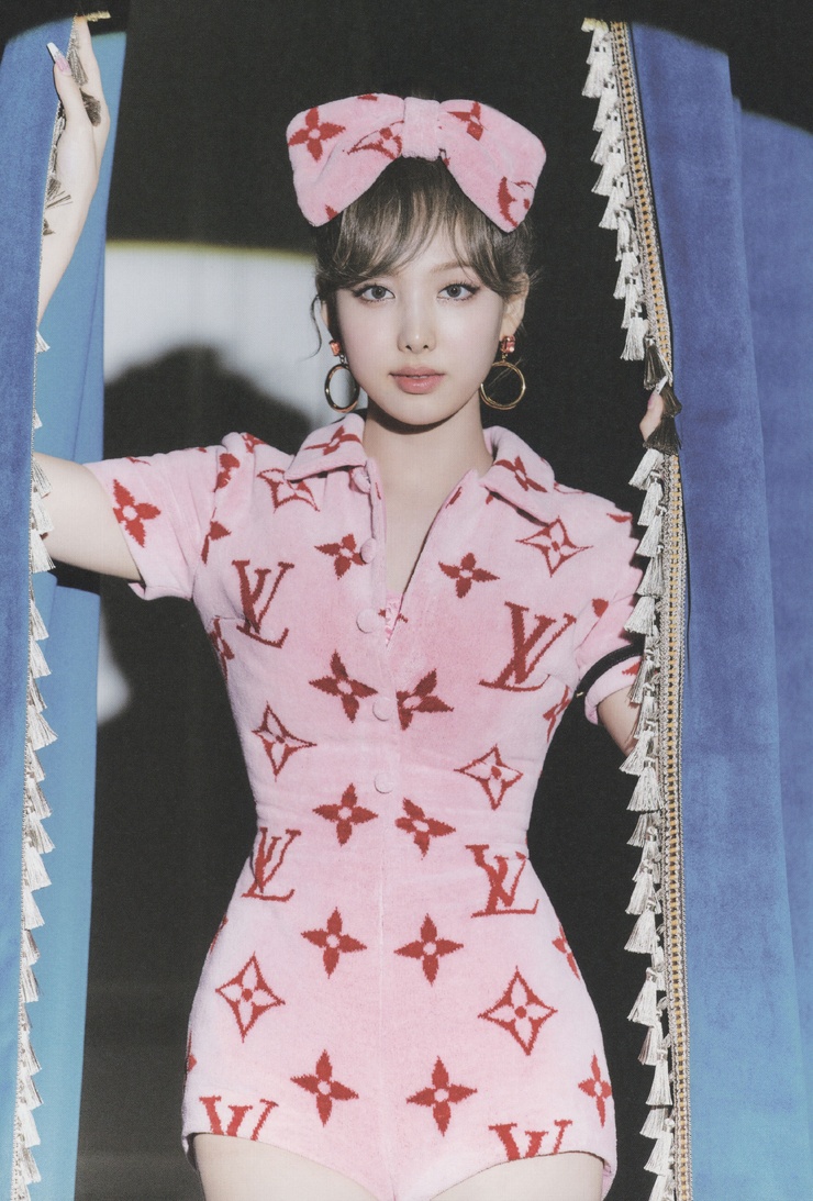 Im Nayeon