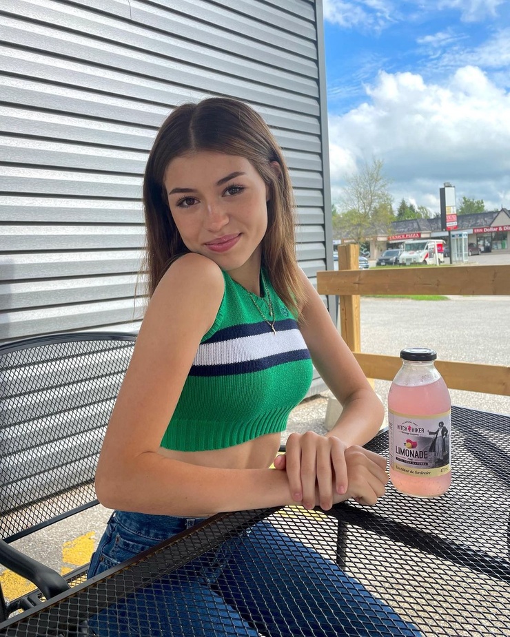 Ava Rose Beaune