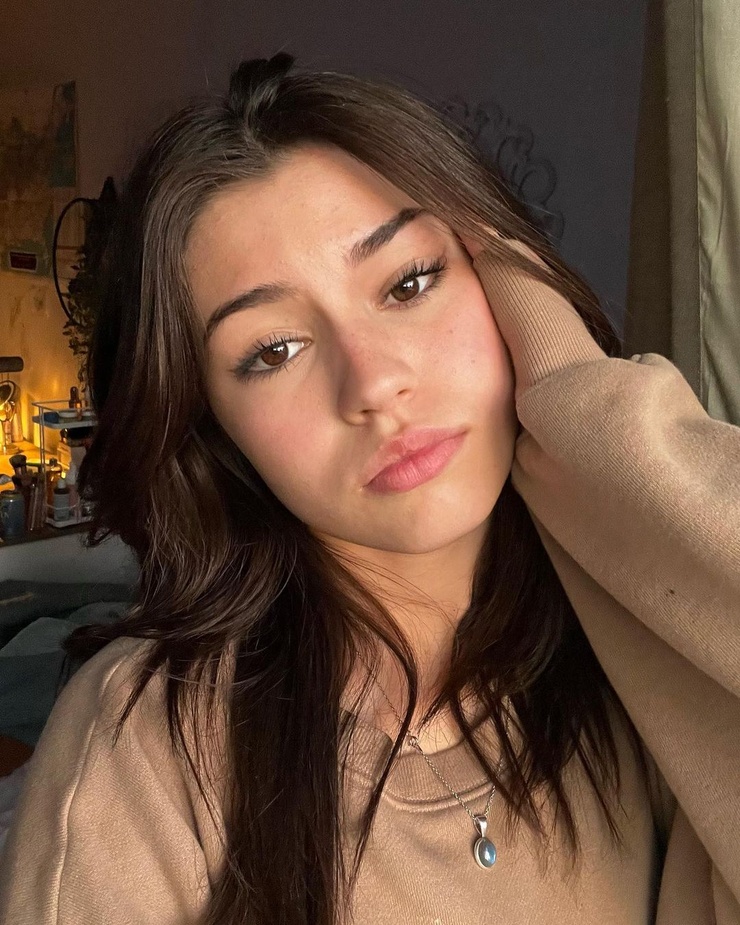 Ava Rose Beaune