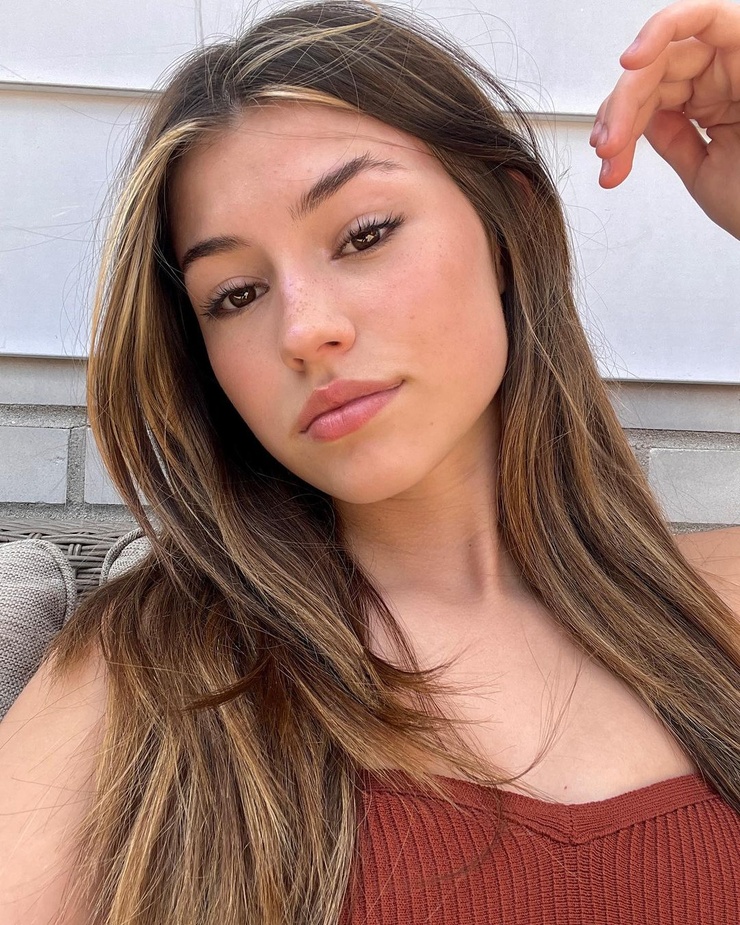 Ava Rose Beaune