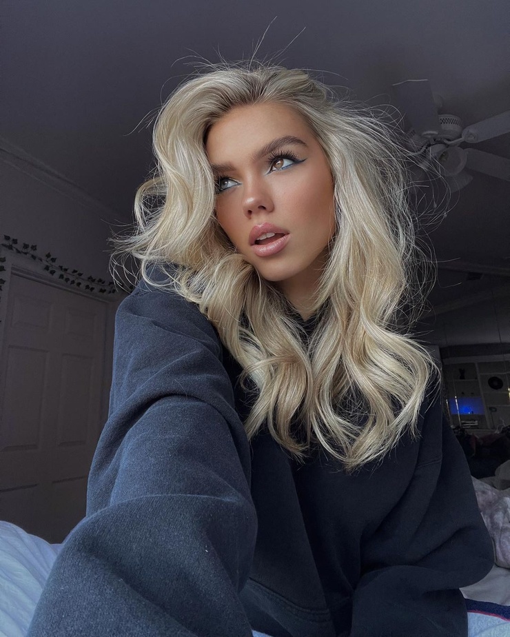 Caroline Gregory Caroline Gregory