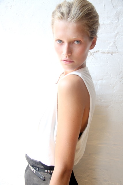 Toni Garrn Toni Garrn