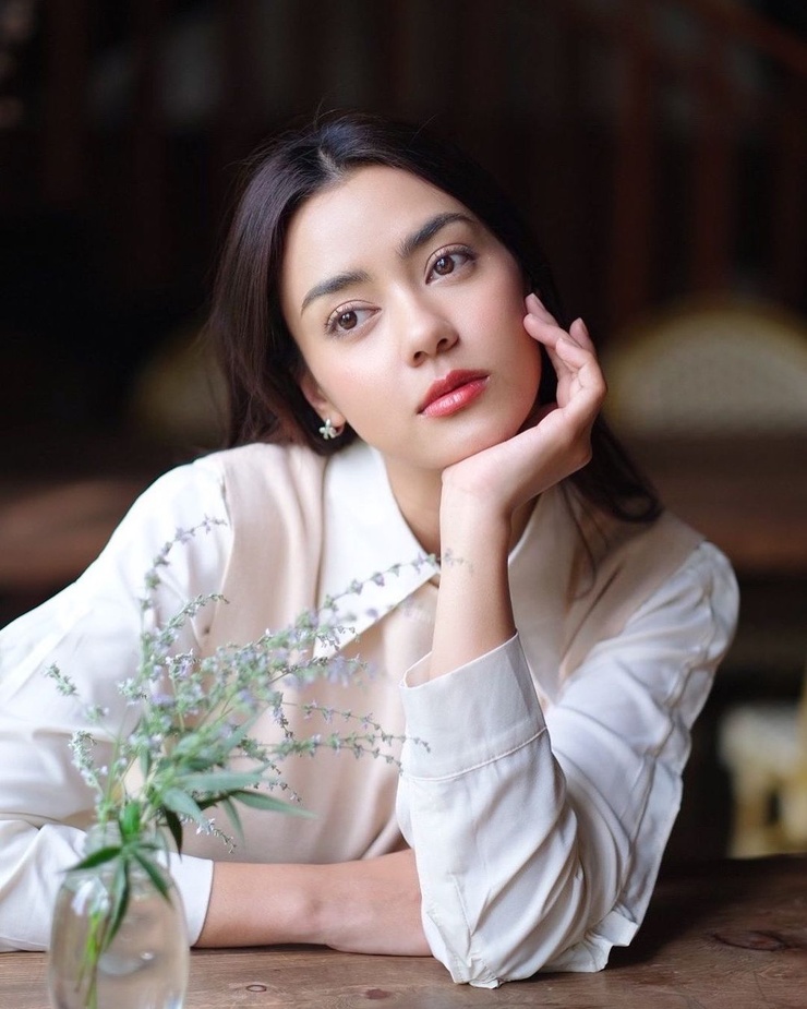 Amanda Obdam Amanda Obdam