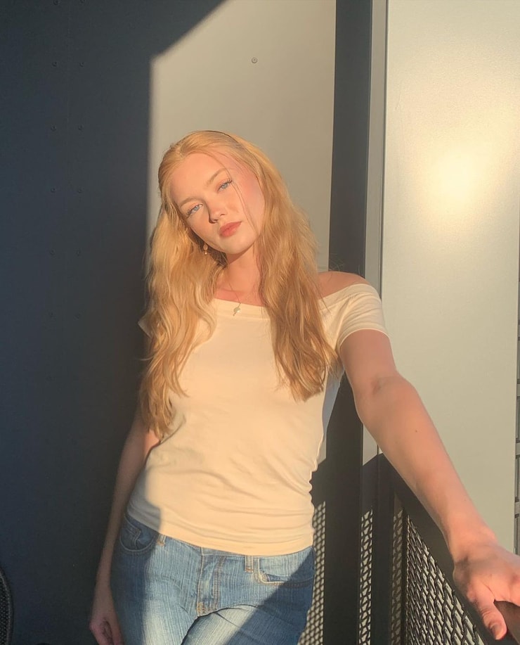 Chloe Rose Robertson