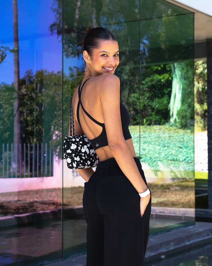 Bruna Lirio Bruna Lirio