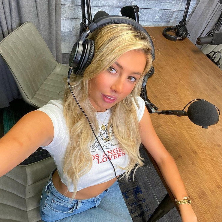 Picture of Carly Lawrence