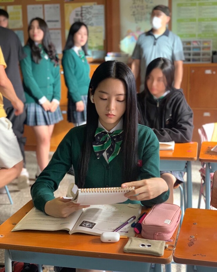 Cho Yi Hyun