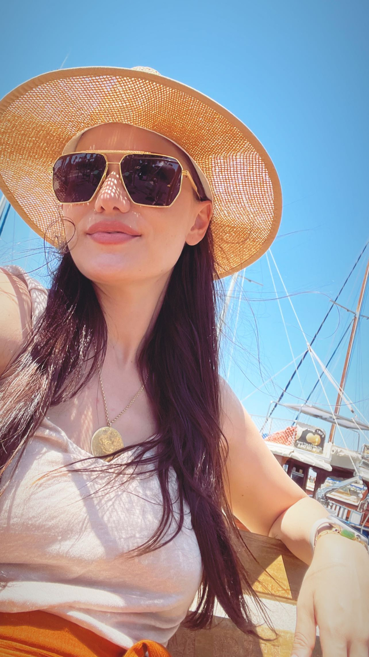 Fahriye Evcen Fahriye Evcen