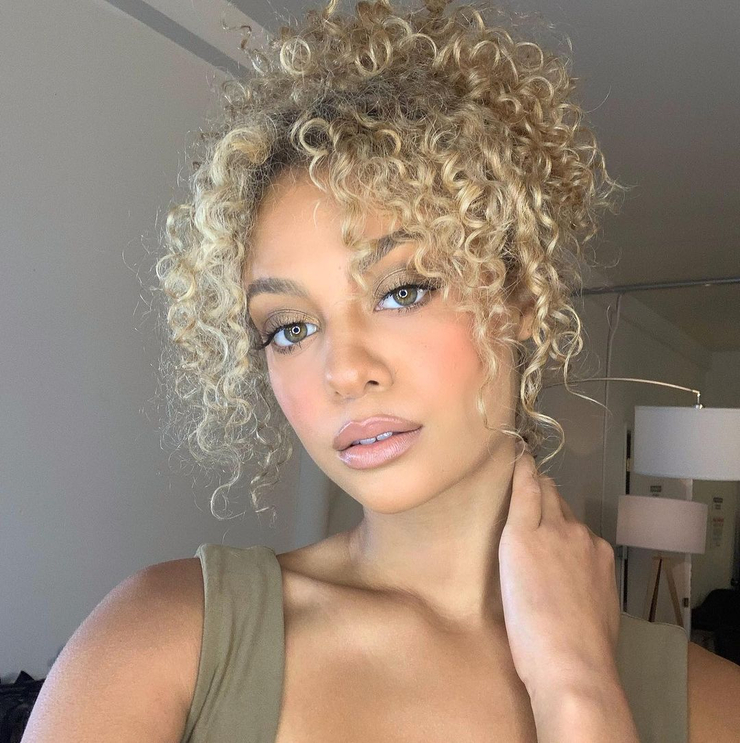 Chloe Belle I