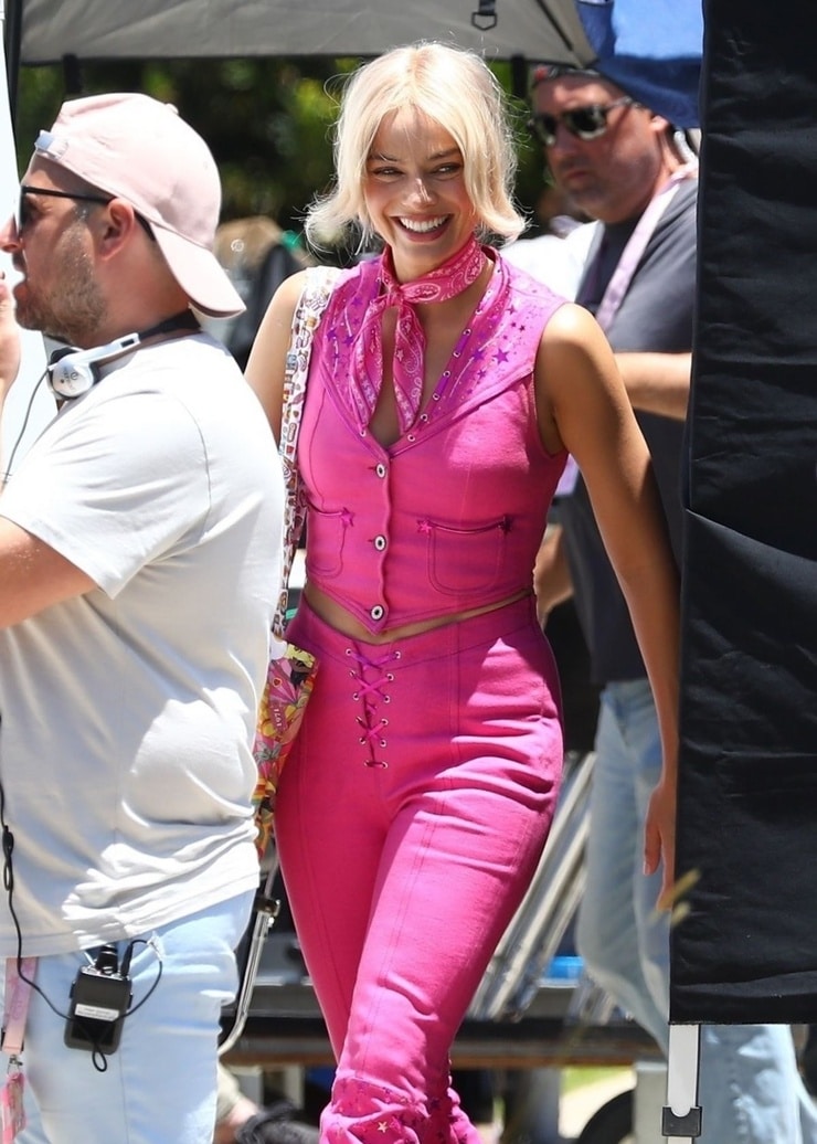 Margot Robbie image