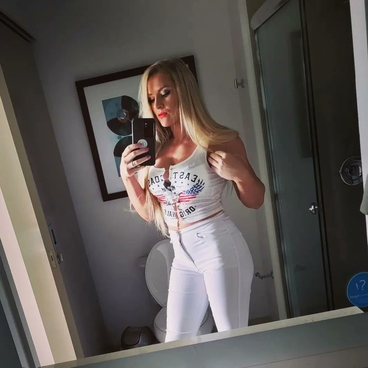 Lacey Evans