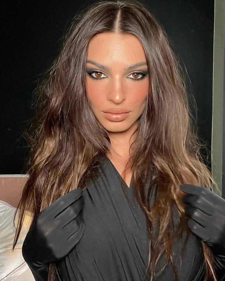 Emily Ratajkowski