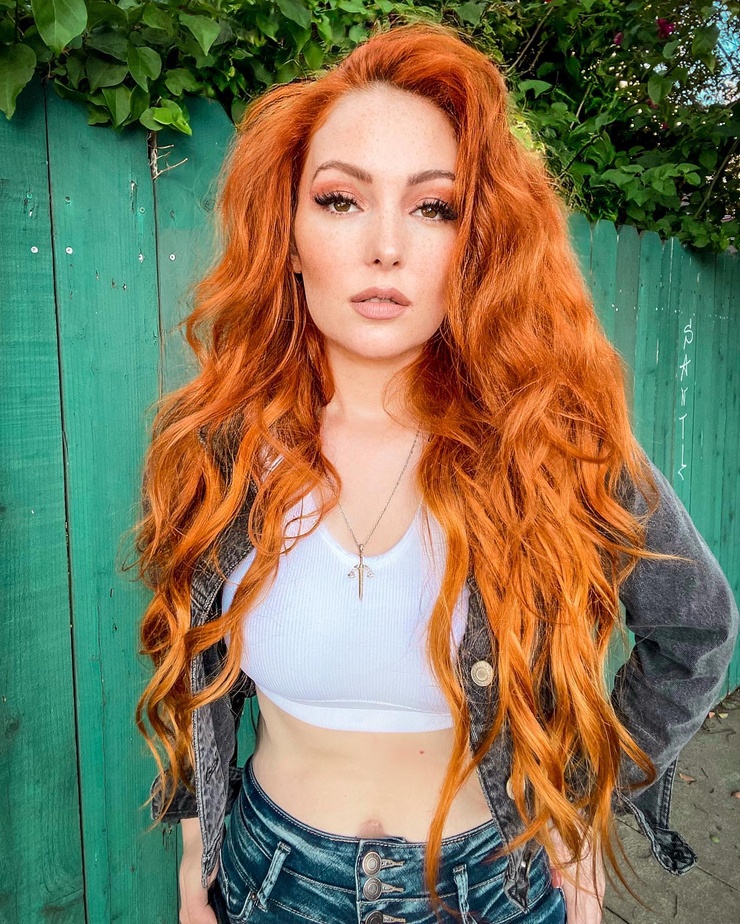 Nicole Simone