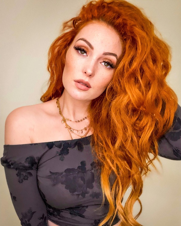 Nicole Simone
