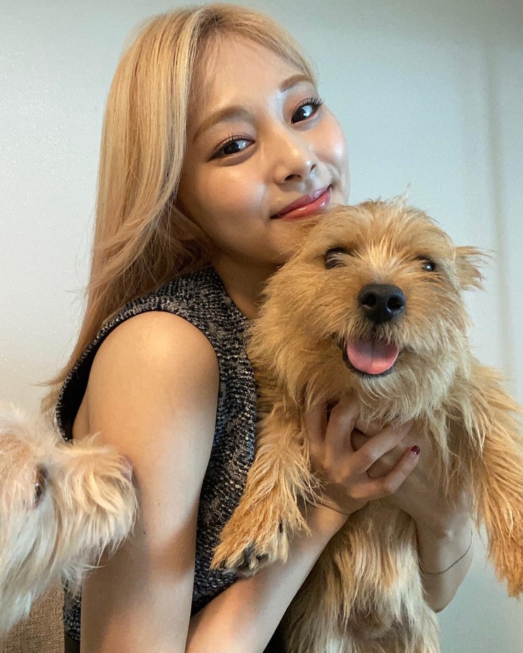 Chou Tzu-yu (Tzuyu)