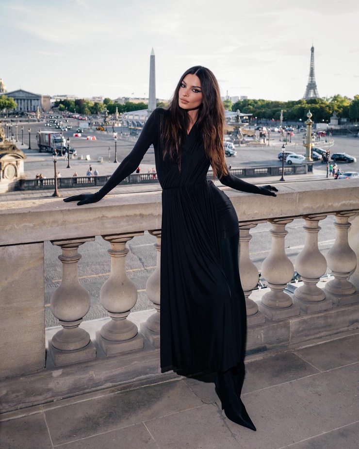 Emily Ratajkowski