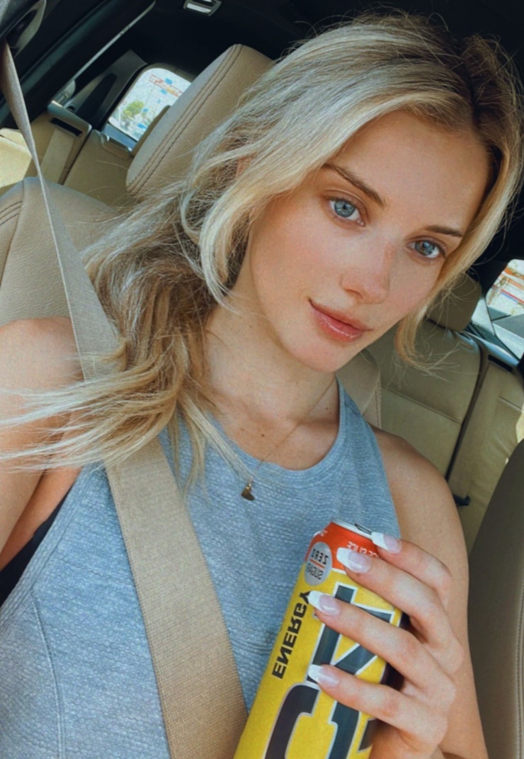 Lindsay Brewer Lindsay Brewer