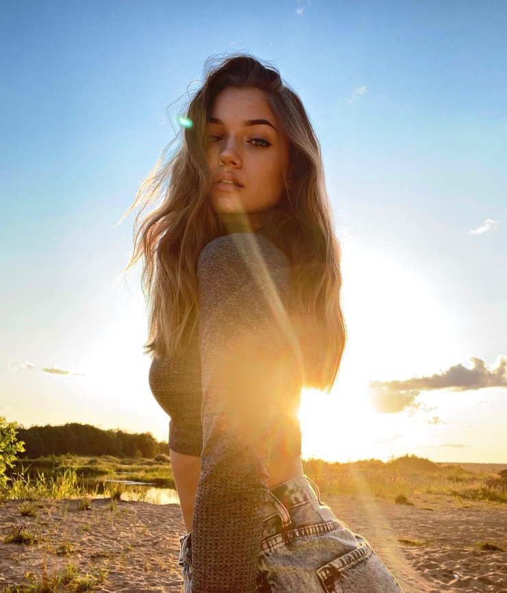 Image of Anya Tikhomirova