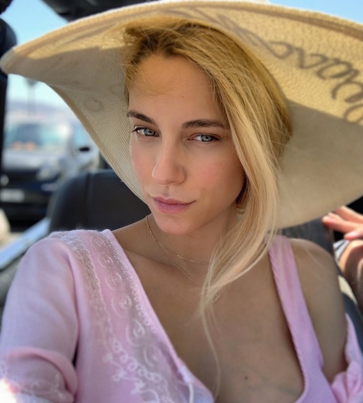 Doukissa Nomikou Doukissa Nomikou