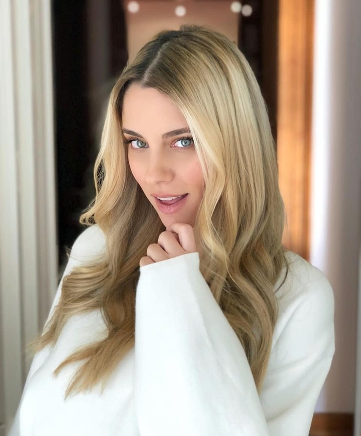 Doukissa Nomikou Doukissa Nomikou
